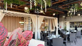 Aurora Boutique Hotel
