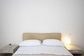 MA RI Apartments