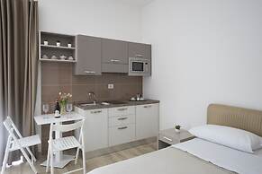 MA RI Apartments
