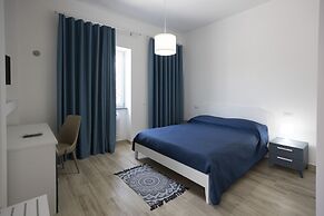 MA RI Apartments