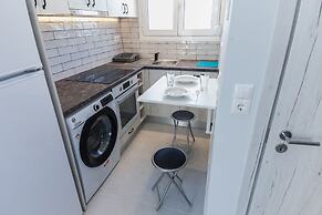 Modern Equipped Studio w View in Kipseli