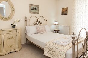 Deluxe 2 Bedroom apt in Petroupoli