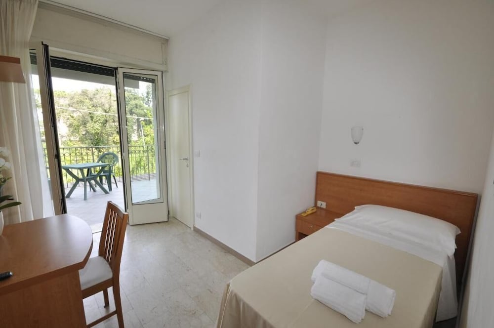 Hotel Airone B&B