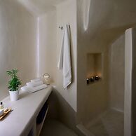 Este Luxury Suites