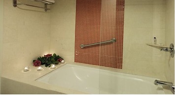 Hotel Tiburon