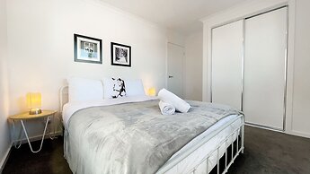 Casey Green Townhouse by GoodLive