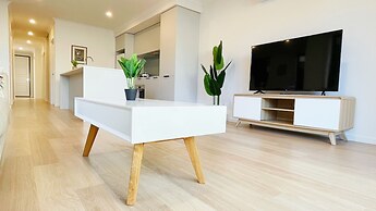 Casey Green Townhouse by GoodLive