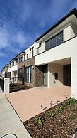 Casey Green Townhouse by GoodLive