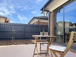 Casey Green Townhouse by GoodLive