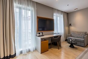 Cora Hotel