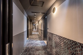Cora Hotel