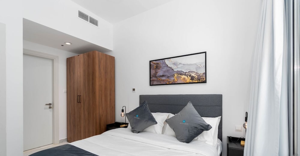 Modern Studio in Oasis -607