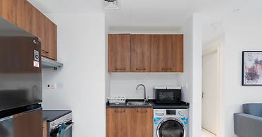 Modern Studio in Oasis -607