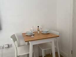 Comfortable Homely Studio Flat in Wembley