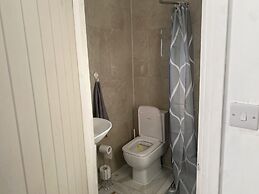 Comfortable Homely Studio Flat in Wembley