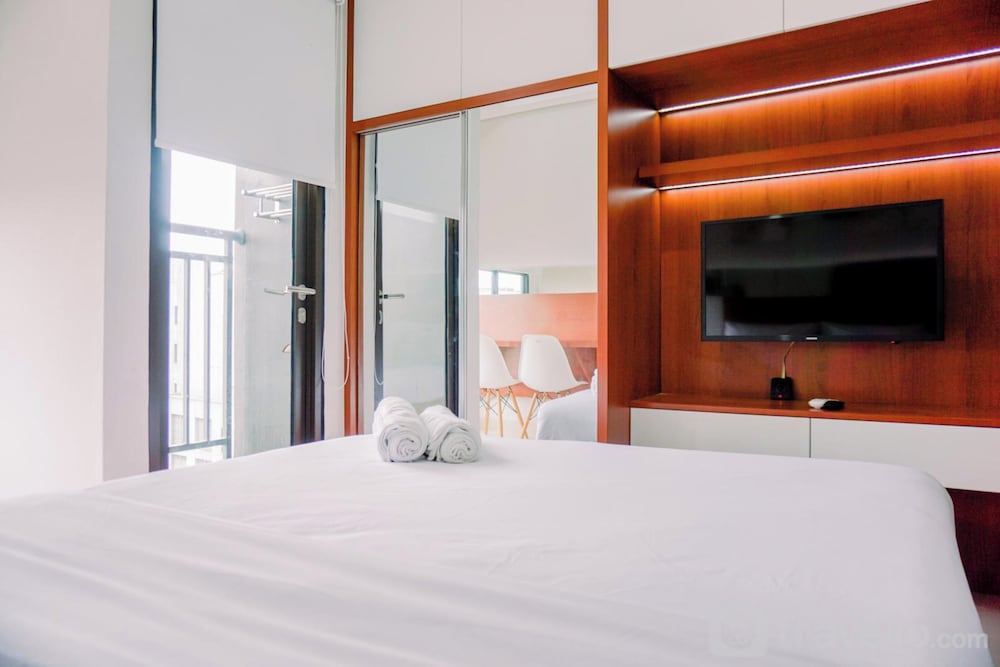 Luxury And Modern Studio At Transpark Bintaro Apartment