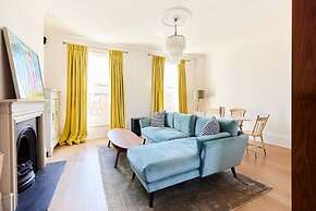 The Walterton Sanctuary - Bright 3bdr Flat