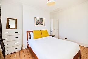 The Walterton Sanctuary - Bright 3bdr Flat