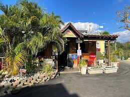 Red Flamboyan Guesthouse