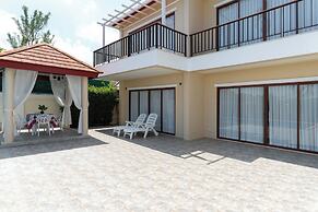 East Villa 4