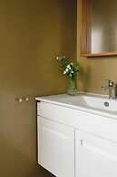 Spacious & Stylish 3BR Apt w Beautiful Street View