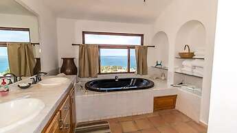 Easy access to South Palmilla beach
