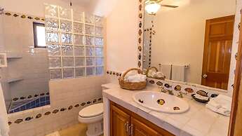 Easy access to South Palmilla beach