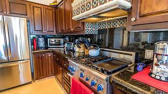 Easy access to South Palmilla beach