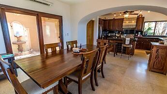 Easy access to South Palmilla beach
