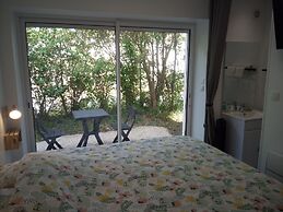 R & C - Room and Calm
