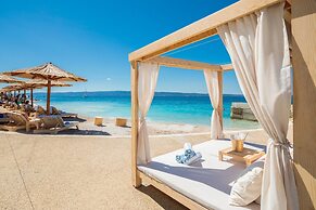 A2 Beachfront apt With big Terrace and sea View