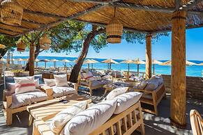 A2 Beachfront apt With big Terrace and sea View