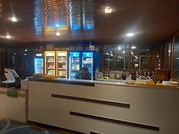 Paradise Hotel