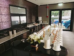 Lux Boutique Hotel