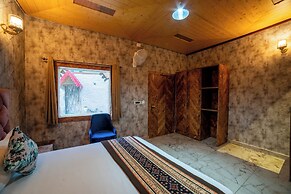 Mudras Grove Resort