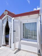 Abelia Hotel