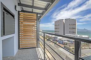 Manhattan On Coral Apartments