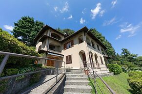 Pandora Lake View Stresa
