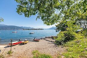 Pandora Lake View Stresa