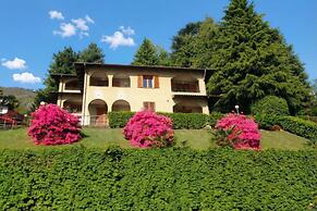 Pandora Lake View Stresa
