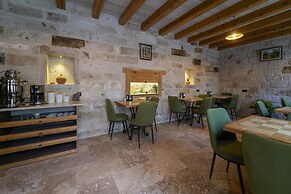 Escape Cave Suites