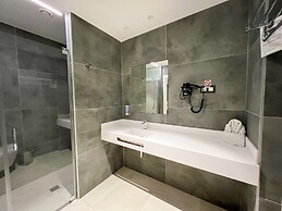 Hotel MG Poniente