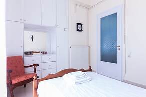 Spacious New apt w View in Agia Varvara