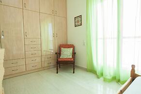 Spacious New apt w View in Agia Varvara