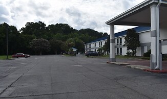 Executive Inn and Suites Baker