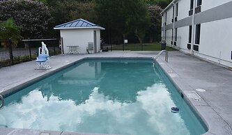 Executive Inn and Suites Baker