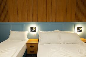 Aglon Twin's Hotel