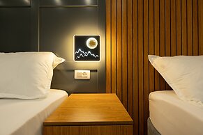 Aglon Twin's Hotel