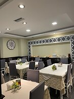 Aglon Twin's Hotel