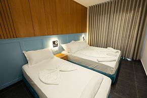 Aglon Twin's Hotel